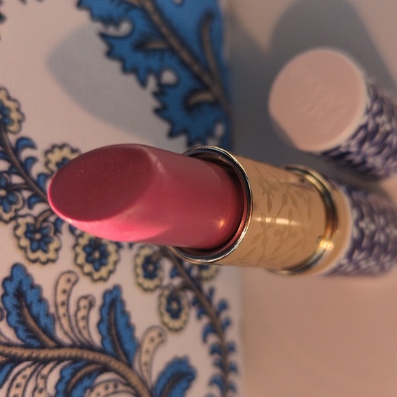 ESTEE LAUDER PURE COLOR ENVY LIPSTICK - Picture 2 of 3